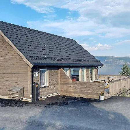 8 Person In Leka-by Traum Nyaraló