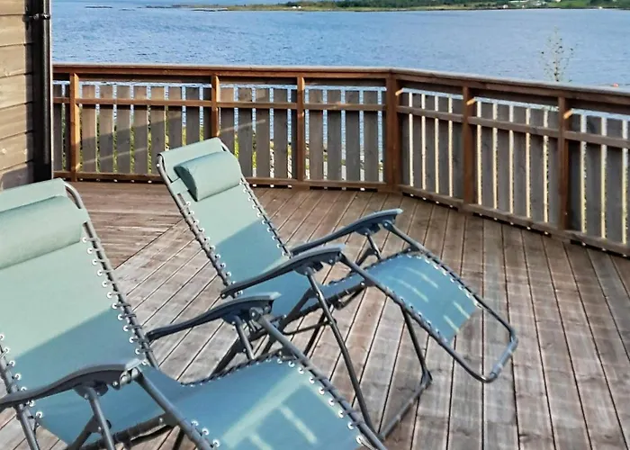 8 Person In Leka-by Traum